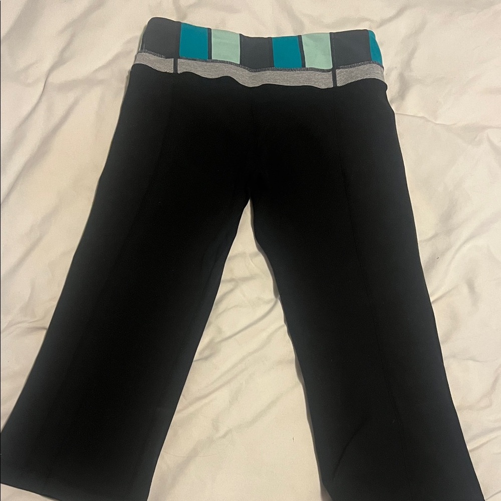 lululemon athletica Womens Crop Capri Reversible Black Leggings Size 6 Wide Leg